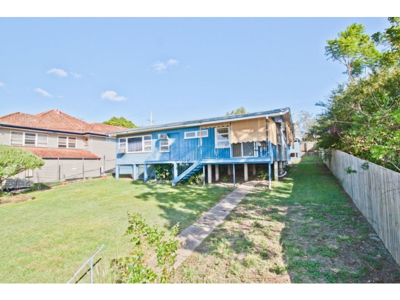 122 Sterculia Avenue, Holland Park West QLD 4121