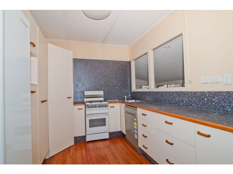 122 Sterculia Avenue, Holland Park West QLD 4121