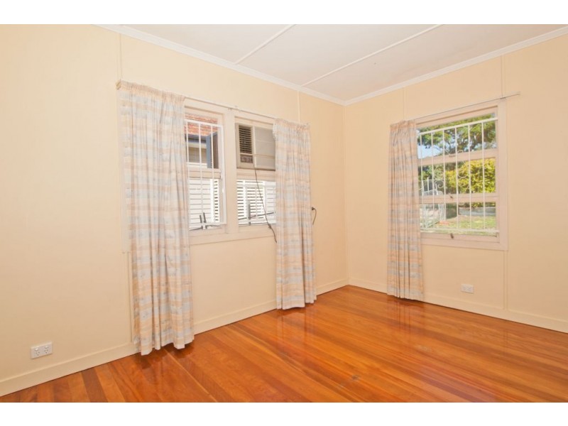 122 Sterculia Avenue, Holland Park West QLD 4121