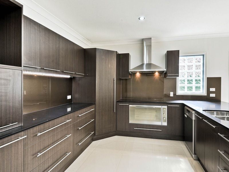 24 Mizen Place, Holland Park West QLD 4121