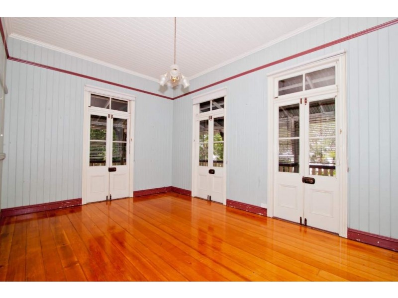 2 Bower Street, Annerley QLD 4103