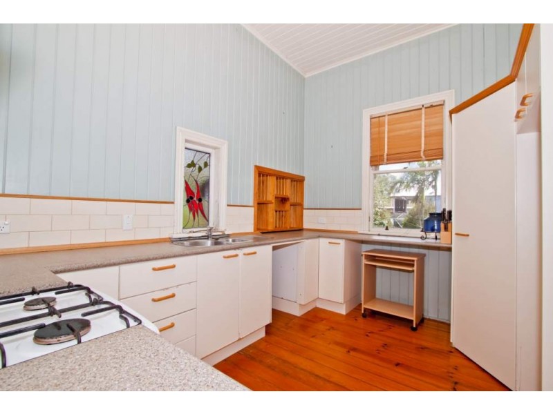 2 Bower Street, Annerley QLD 4103