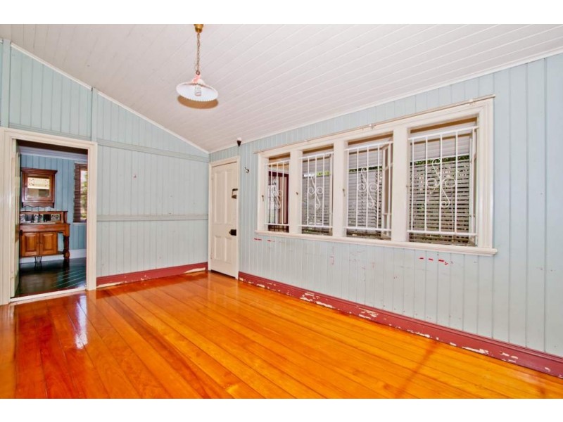 2 Bower Street, Annerley QLD 4103