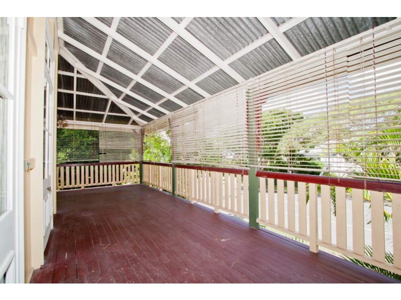 2 Bower Street, Annerley QLD 4103