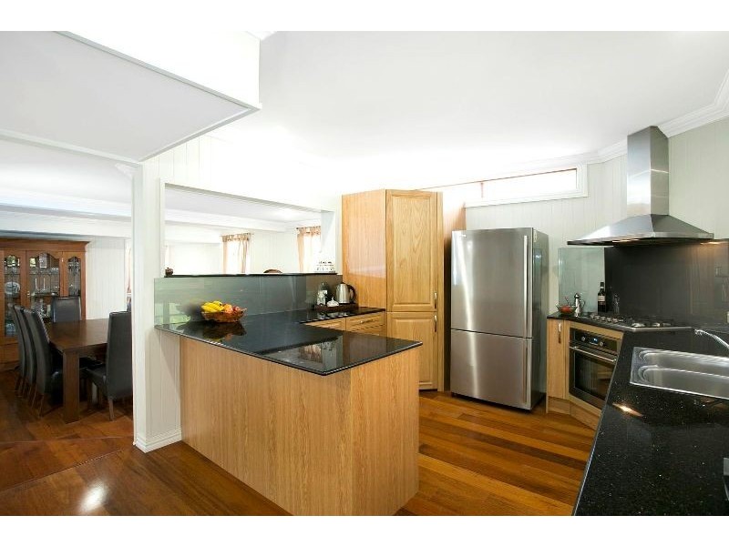 10 Ellesmere Street, Yeronga QLD 4104