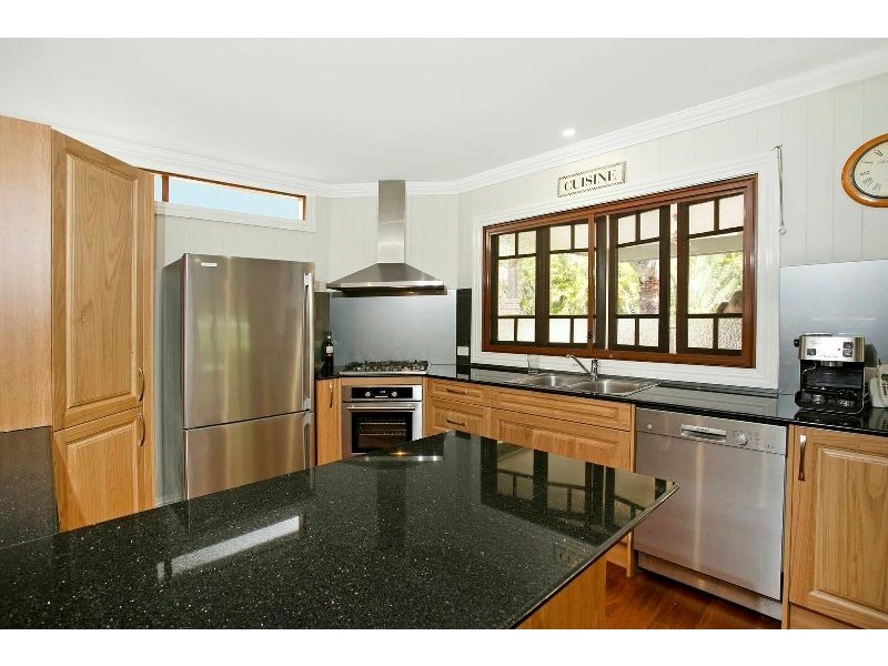 10 Ellesmere Street, Yeronga QLD 4104