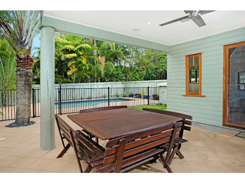 10 Ellesmere Street, Yeronga QLD 4104