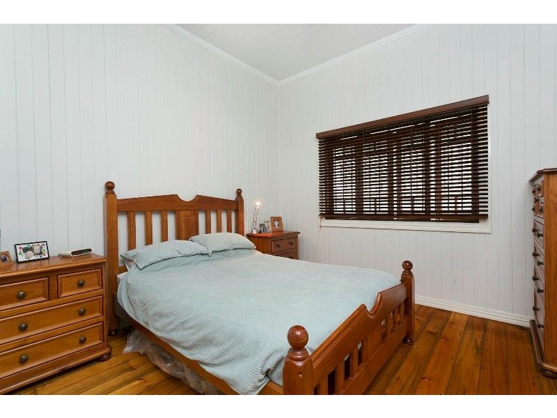 10 Ellesmere Street, Yeronga QLD 4104