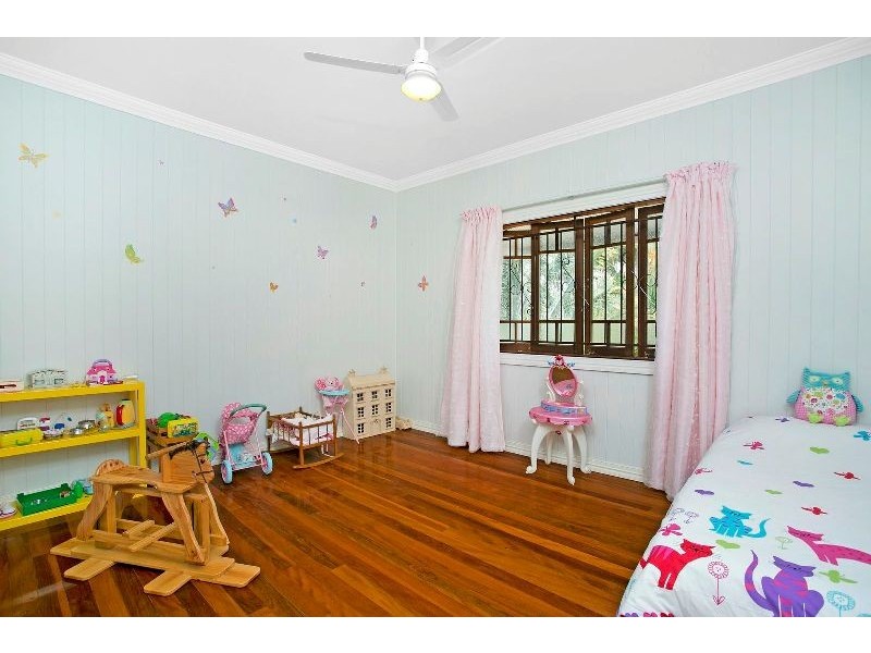 10 Ellesmere Street, Yeronga QLD 4104