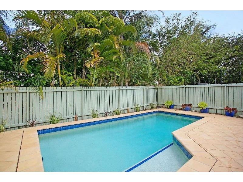 10 Ellesmere Street, Yeronga QLD 4104