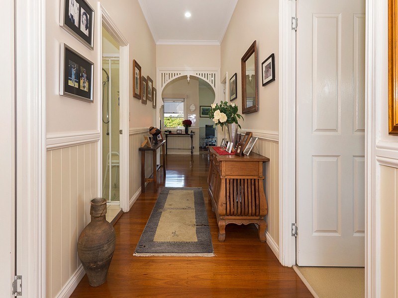 10 Bullard Street, Greenslopes QLD 4120