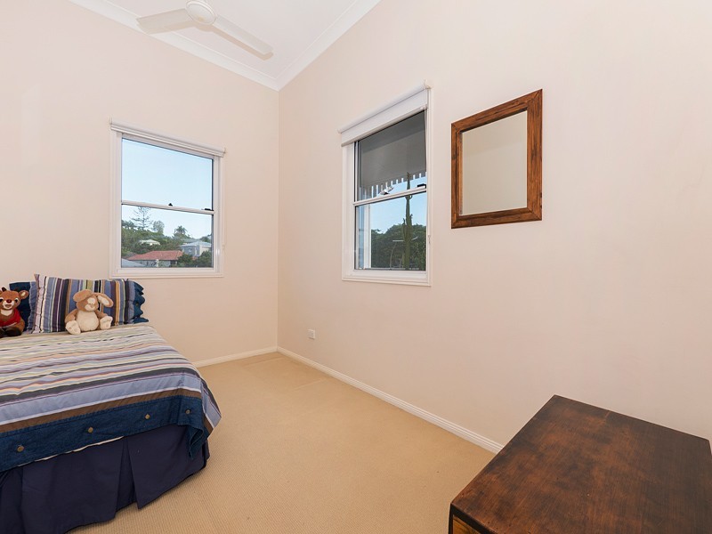 10 Bullard Street, Greenslopes QLD 4120