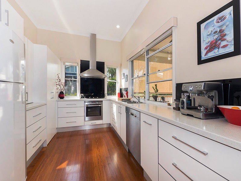 10 Bullard Street, Greenslopes QLD 4120