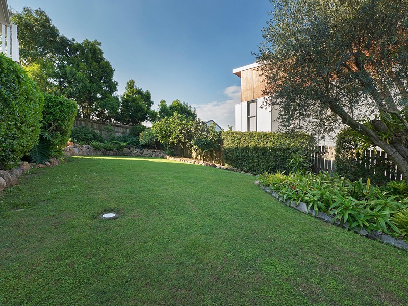 10 Bullard Street, Greenslopes QLD 4120