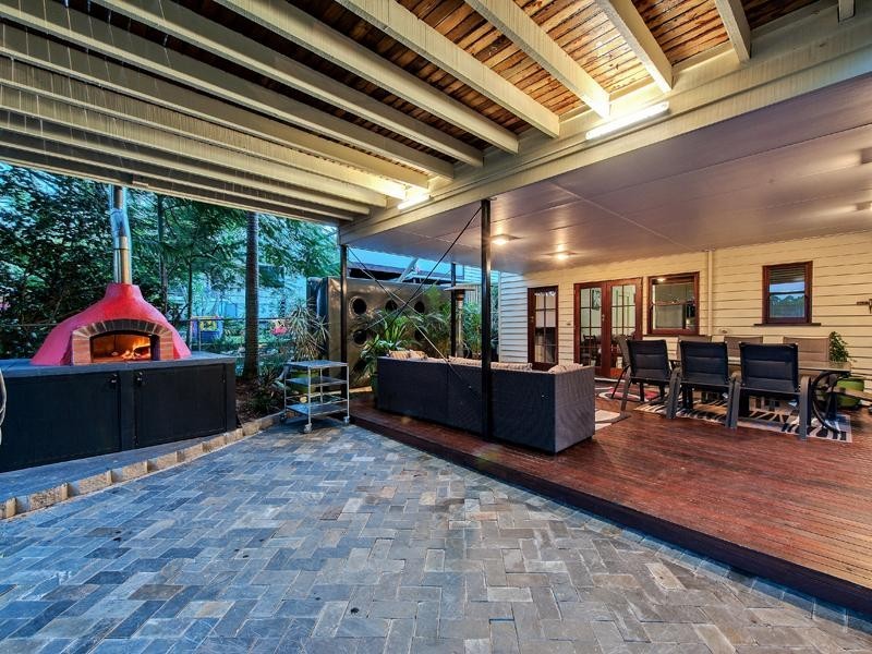 15 Snowden Street, Tarragindi QLD 4121