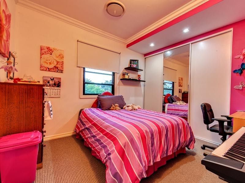 15 Snowden Street, Tarragindi QLD 4121