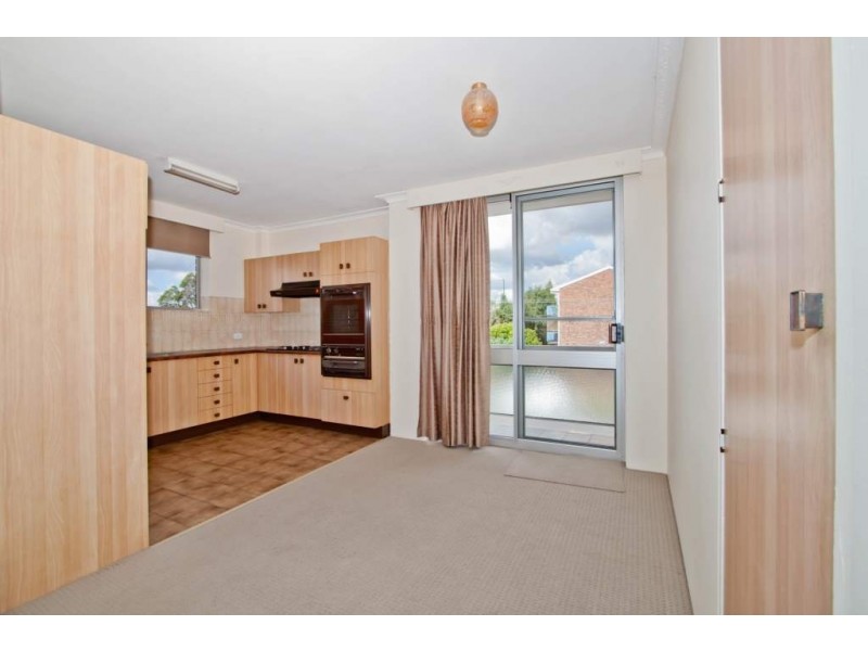 4/13 Crown Street, Holland Park West QLD 4121