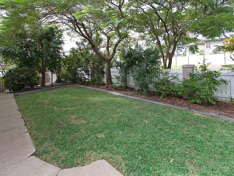 1 Ellington Street, Tarragindi QLD 4121