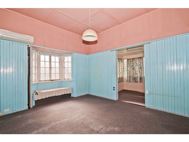 5 Castle Street, Fairfield QLD 4103