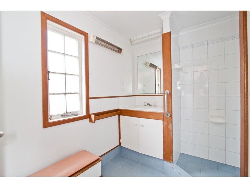 5 Castle Street, Fairfield QLD 4103