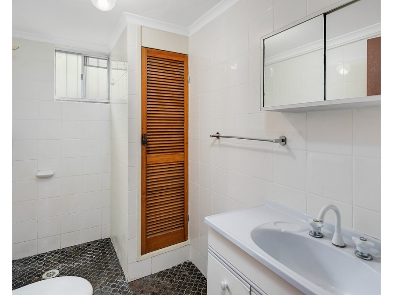 68 Deighton Road, Dutton Park QLD 4102