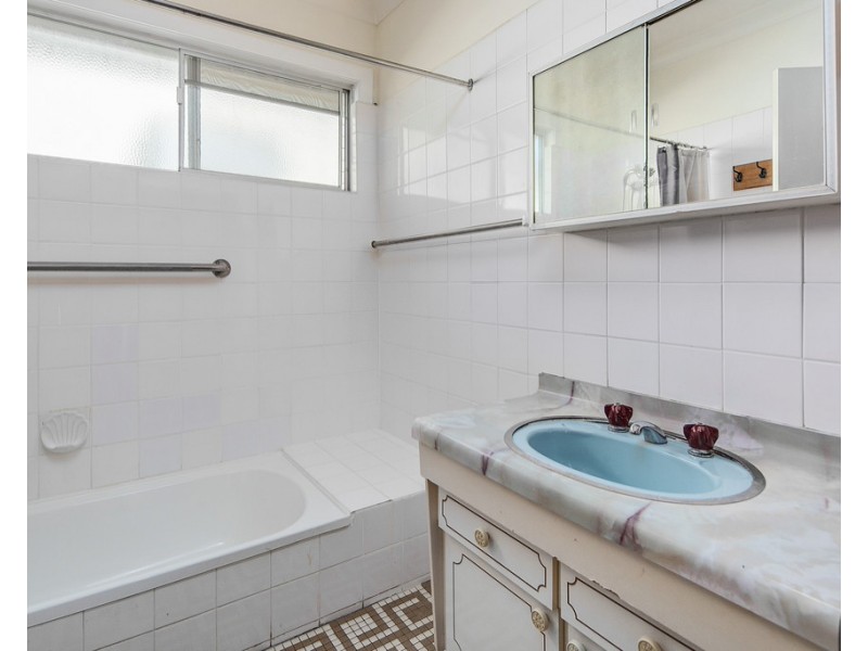 68 Deighton Road, Dutton Park QLD 4102