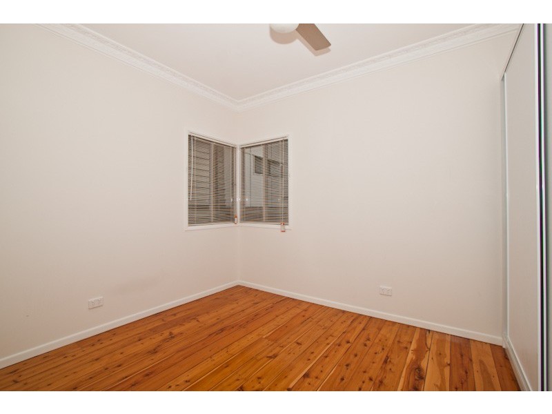 211 Venner Road, Fairfield QLD 4103