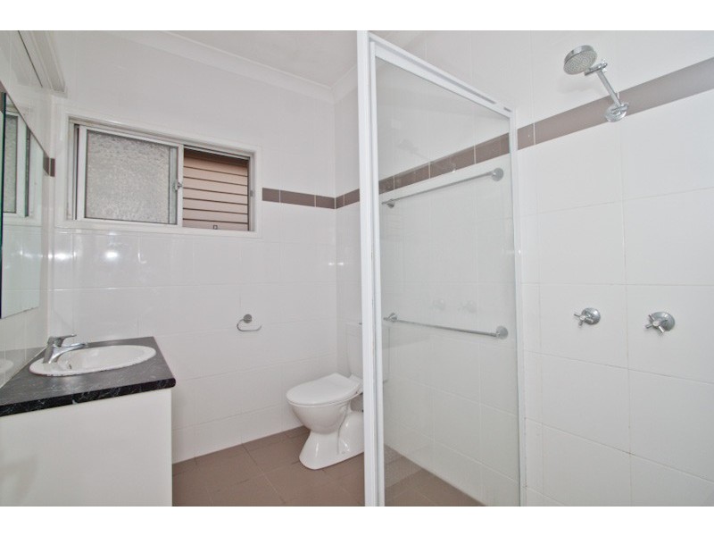 211 Venner Road, Fairfield QLD 4103