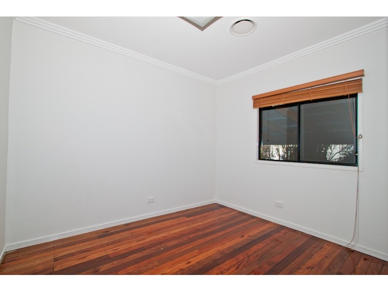 9 Snowden Street, Tarragindi QLD 4121