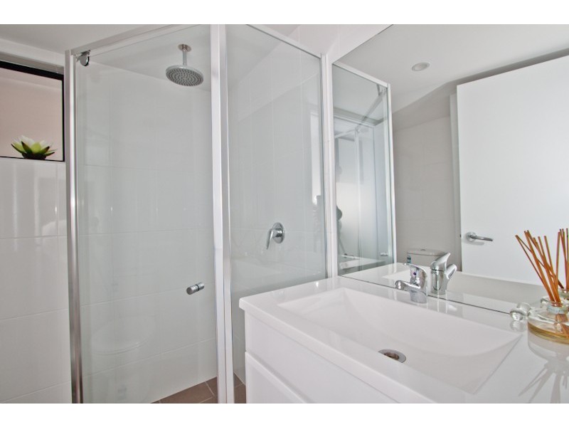 21 Fenton Street, Fairfield QLD 4103