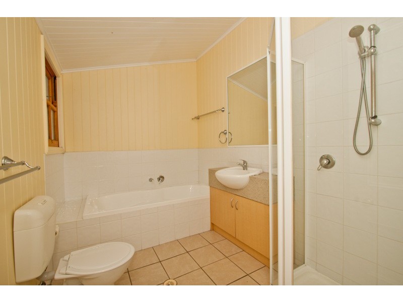 15 Deighton Road, Dutton Park QLD 4102
