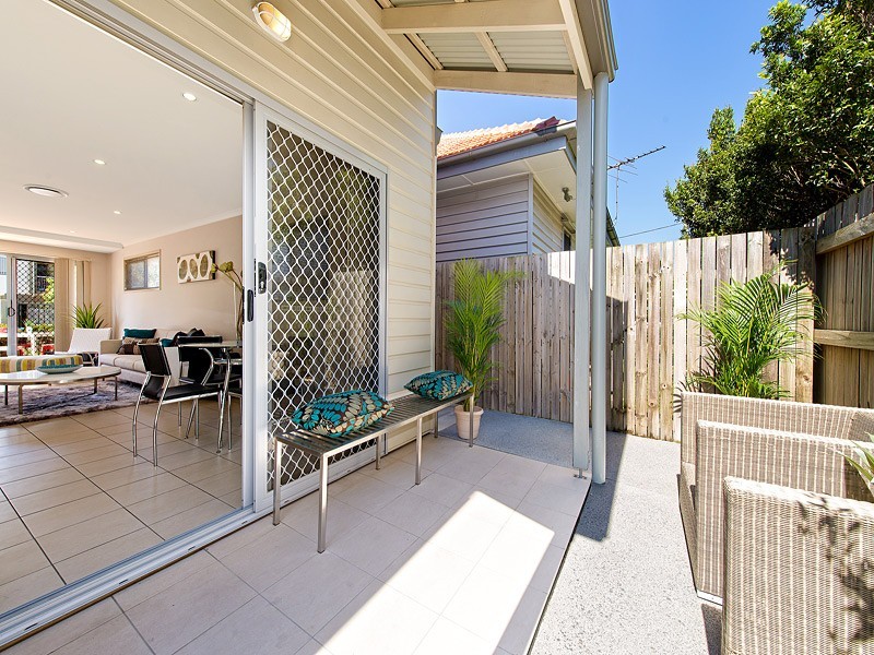 15 Sinclair Street, Moorooka QLD 4105