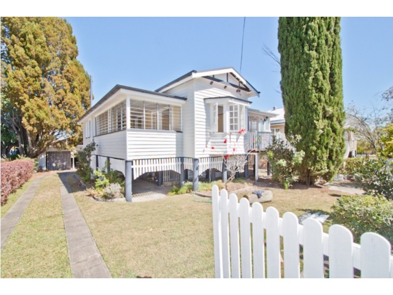 5 Castle Street, Fairfield QLD 4103