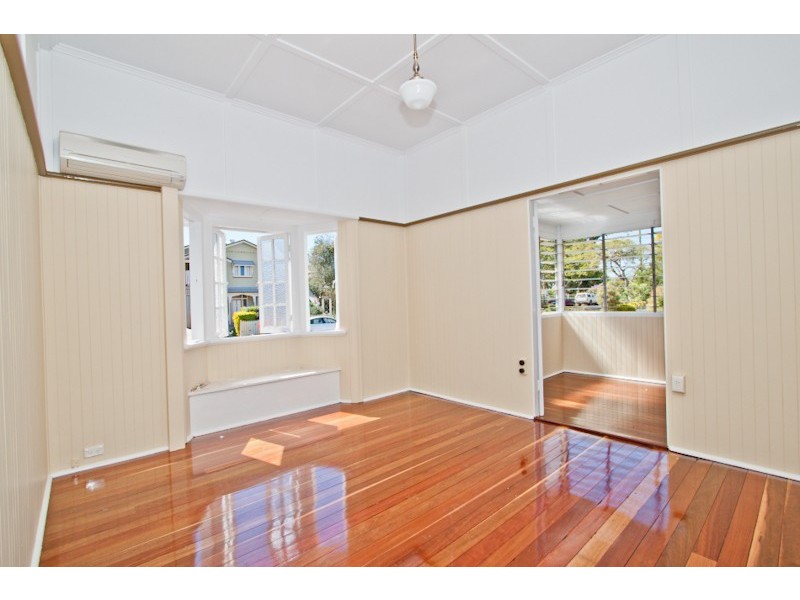 5 Castle Street, Fairfield QLD 4103