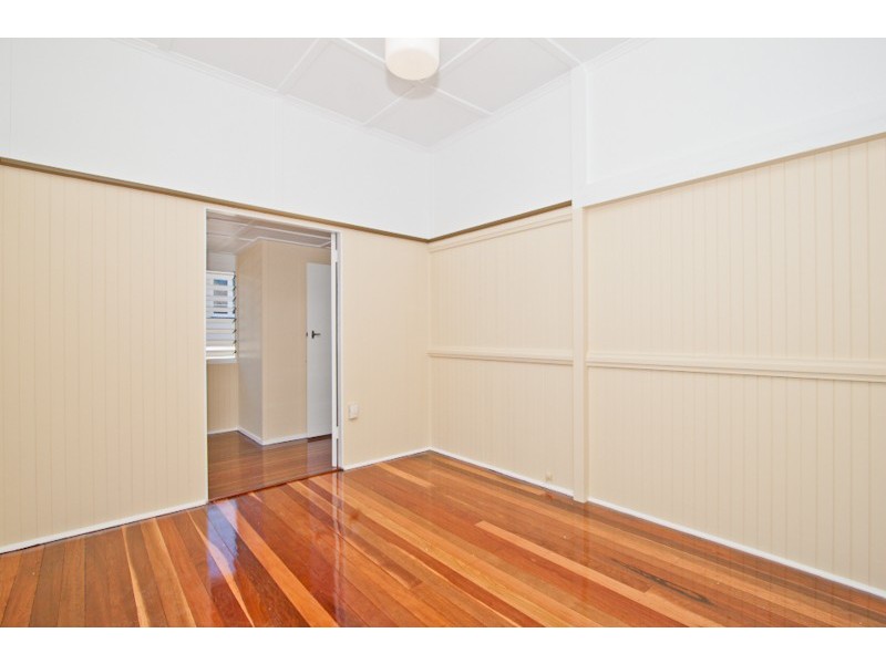 5 Castle Street, Fairfield QLD 4103