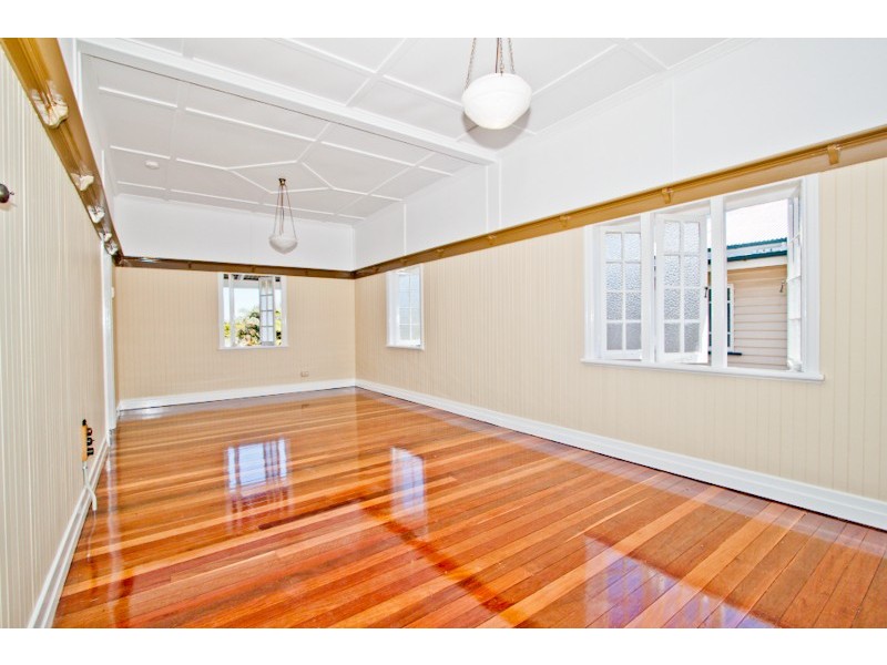 5 Castle Street, Fairfield QLD 4103