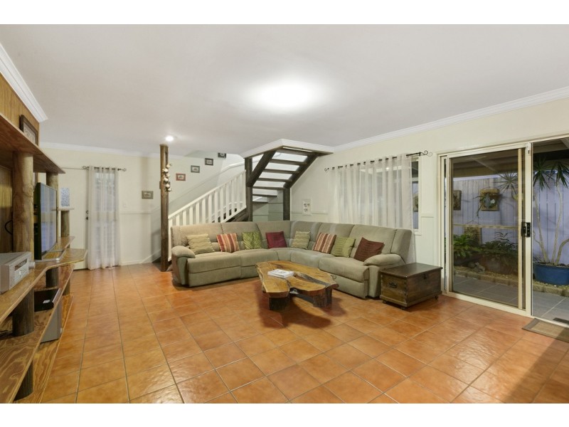 15 Upwood Street, Coopers Plains QLD 4108