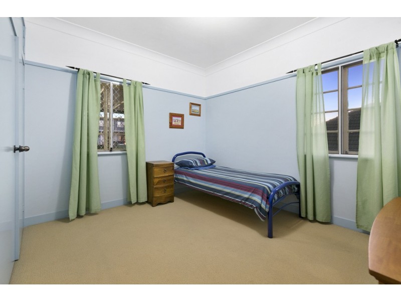 15 Upwood Street, Coopers Plains QLD 4108