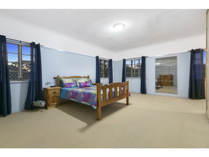 15 Upwood Street, Coopers Plains QLD 4108