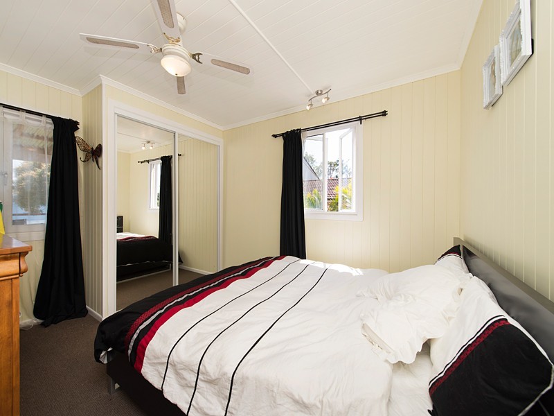 50 Archibald Street, Fairfield QLD 4103