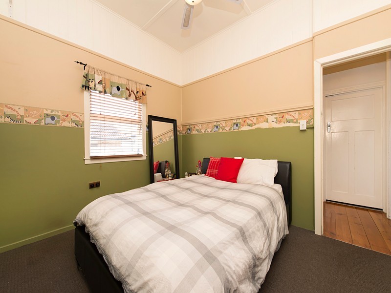 50 Archibald Street, Fairfield QLD 4103