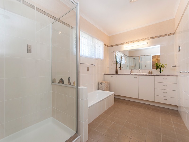 18 Orvieto Street, Yeronga QLD 4104