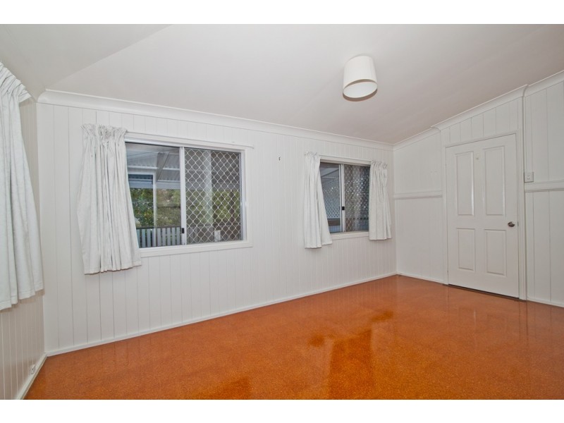 38 Pear Street, Greenslopes QLD 4120