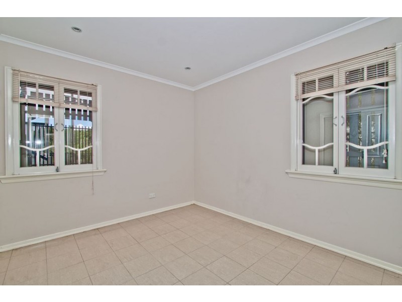 2/11 Sydney Street, Fairfield QLD 4103