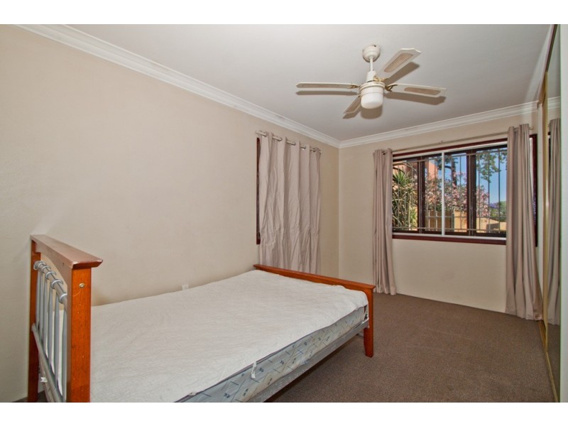 2/18 Glena Street, Fairfield QLD 4103