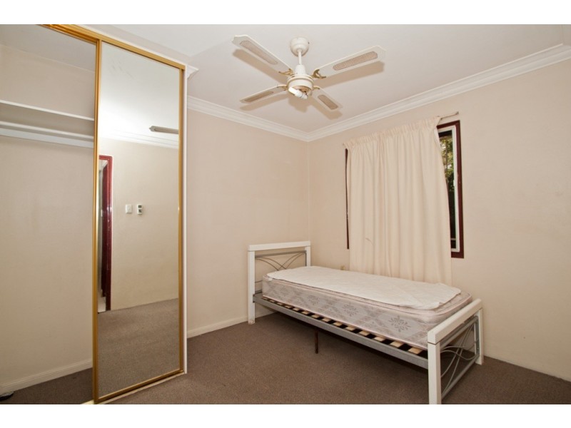 2/18 Glena Street, Fairfield QLD 4103