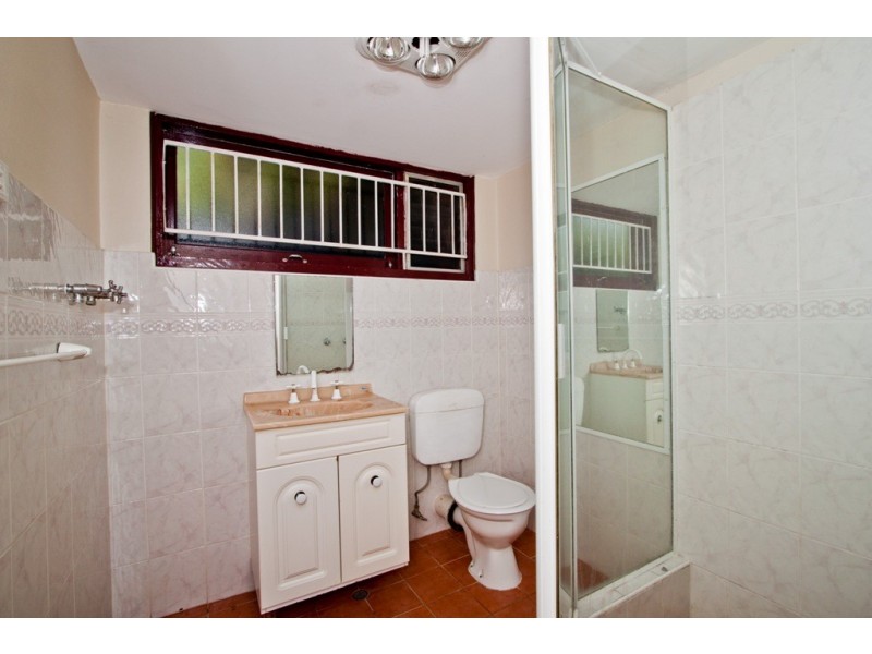 2/18 Glena Street, Fairfield QLD 4103