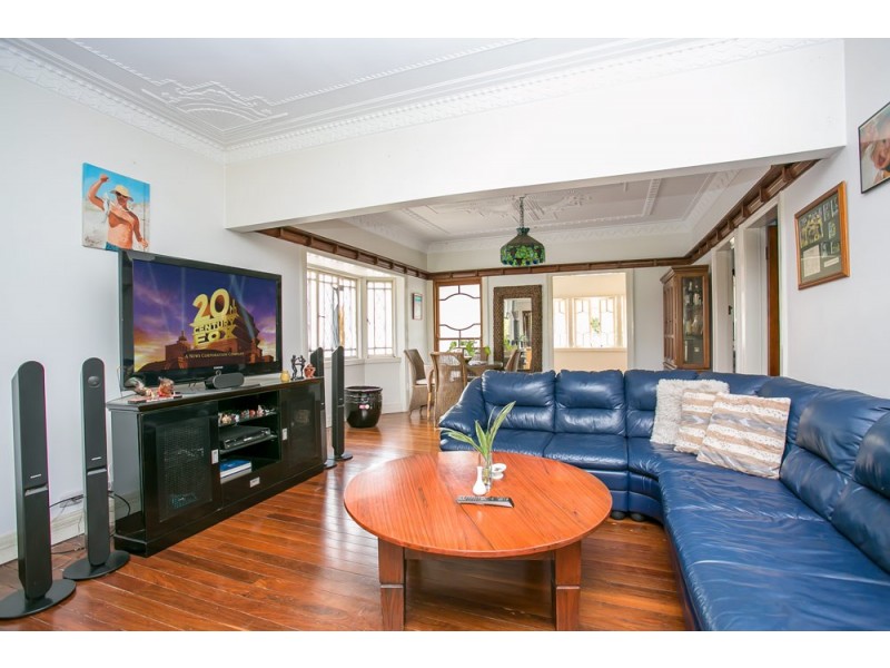 209 Venner Road, Fairfield QLD 4103