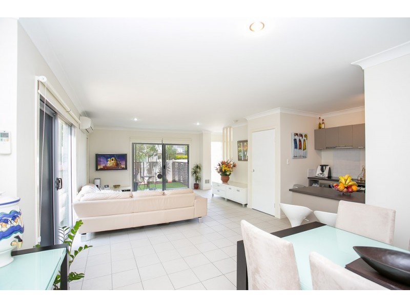 4/12 Gustavson Street, Annerley QLD 4103