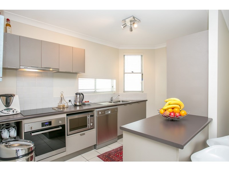 4/12 Gustavson Street, Annerley QLD 4103